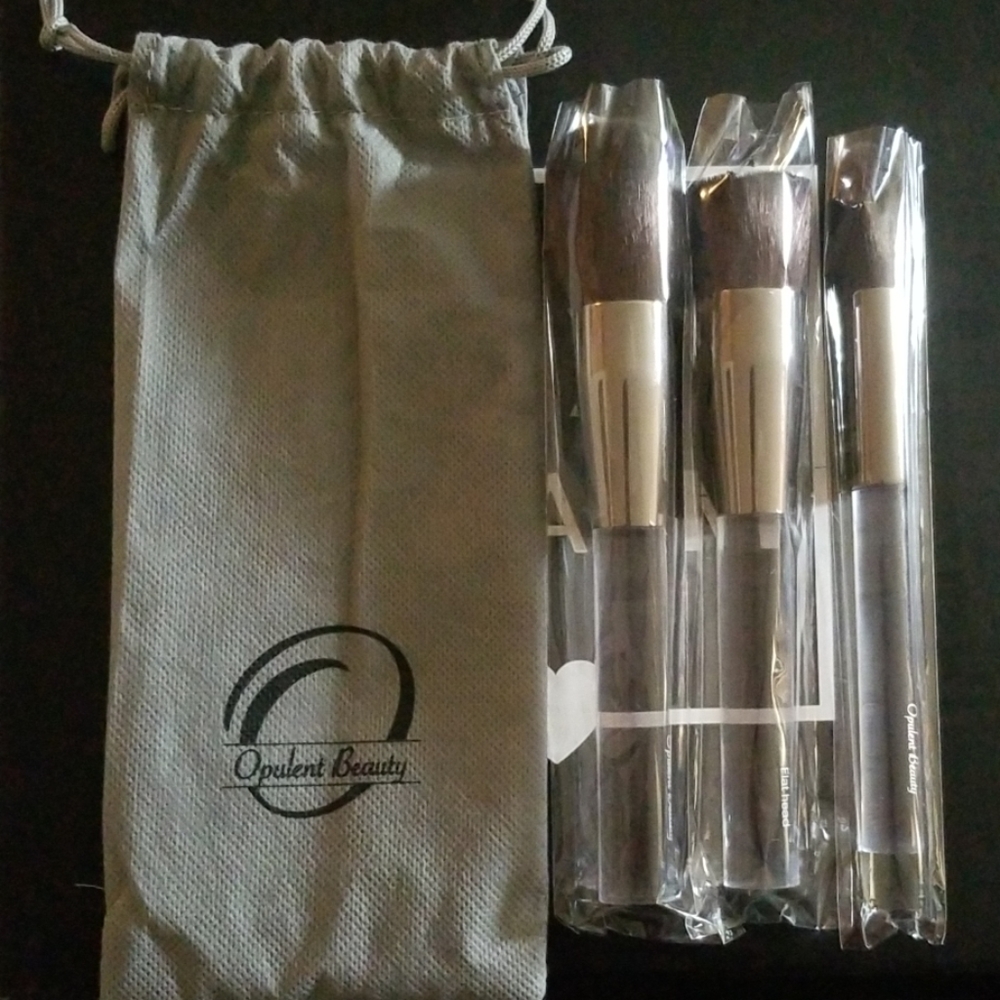 Opulent beauty brush set
